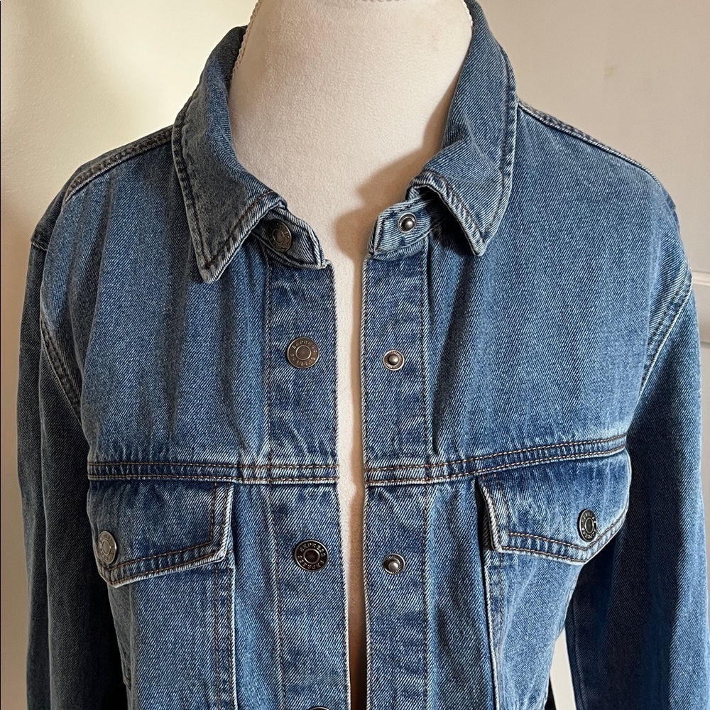 NWT EXPRESS Classic Blue Denim Shirt Jacket Oversized Style Snap Closure L - Picture 3 of 9